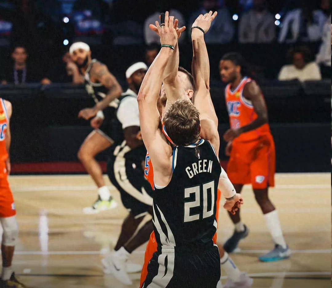 包含NBA冠军夺冠在望，球队拼尽全力冲向胜利！的词条