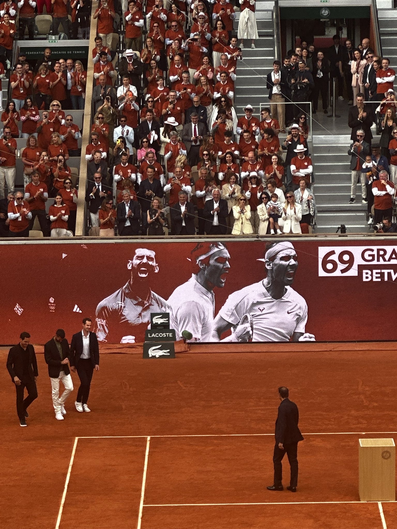 关于美国网球队险胜日本网球队,费德勒关键制胜的信息 关于美国网球队险胜日本网球队,费德勒关键制胜的信息