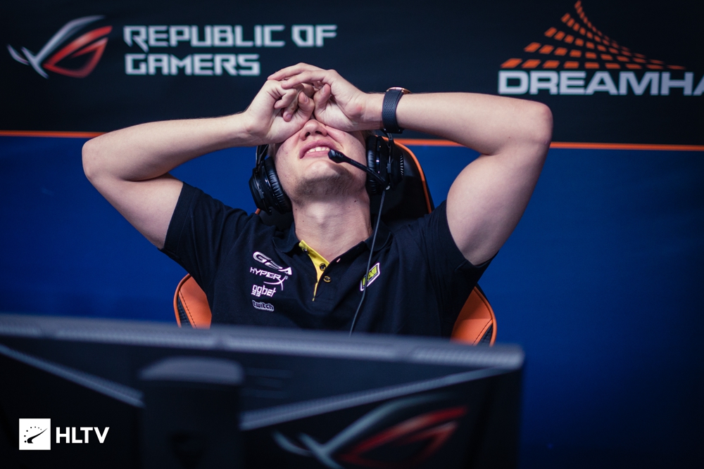 开云体育官方网站-包含惊天逆转!英雄联盟战队挺进四强的词条