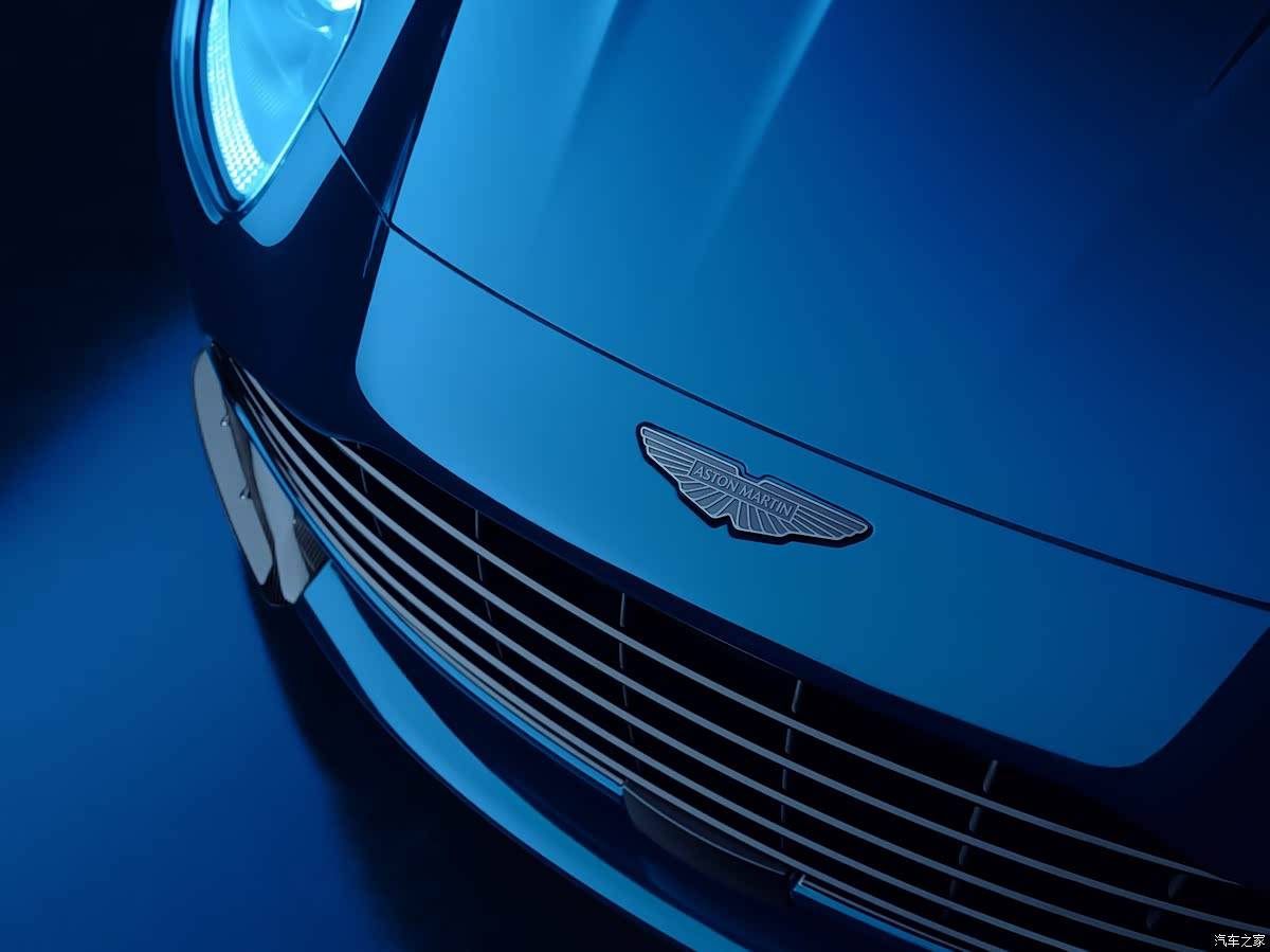 威廉姆斯险胜阿斯顿马丁，皮亚斯特里惊艳四座