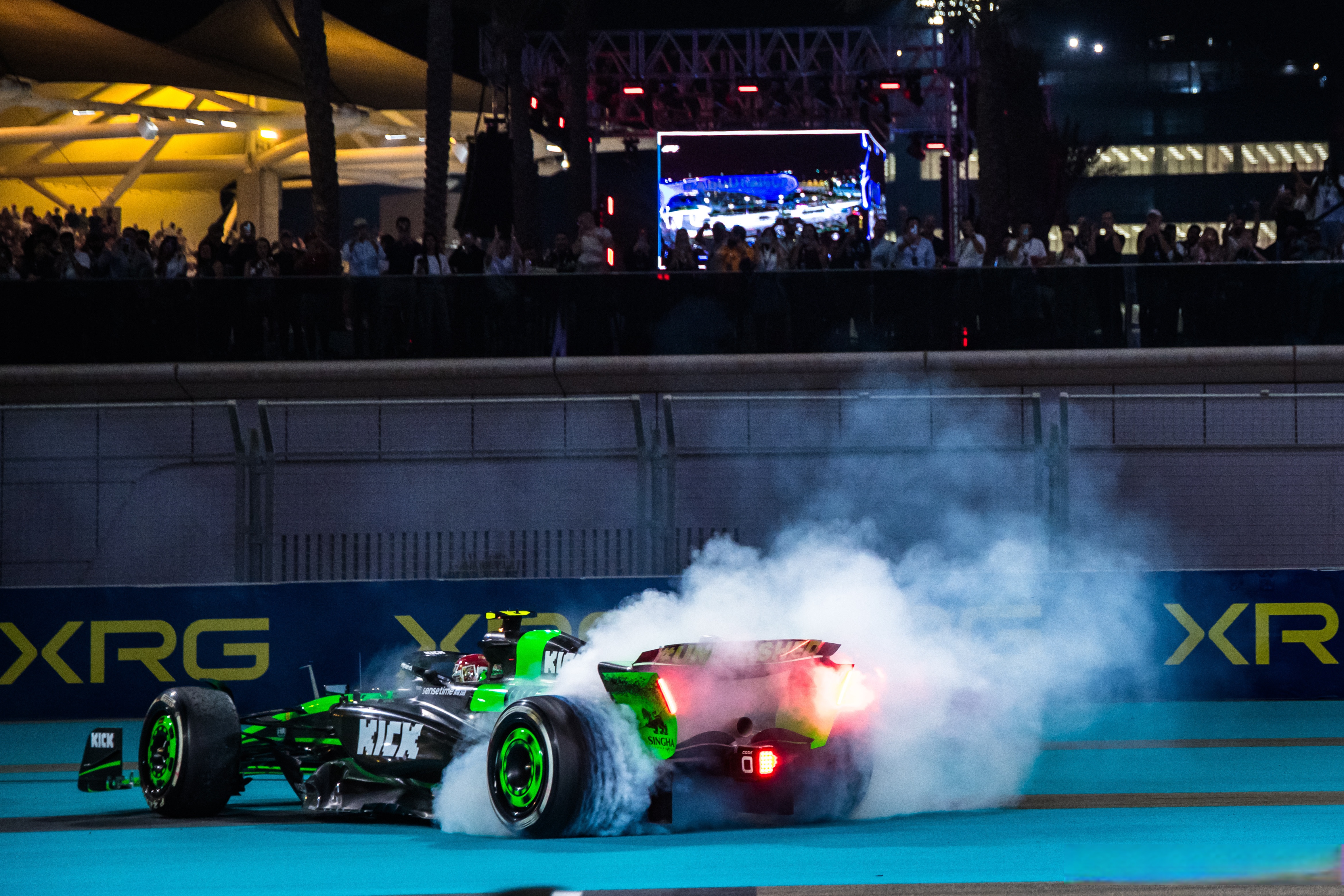 开云体育APP下载-雷诺车队鏖战红牛车队，周冠宇统治全场