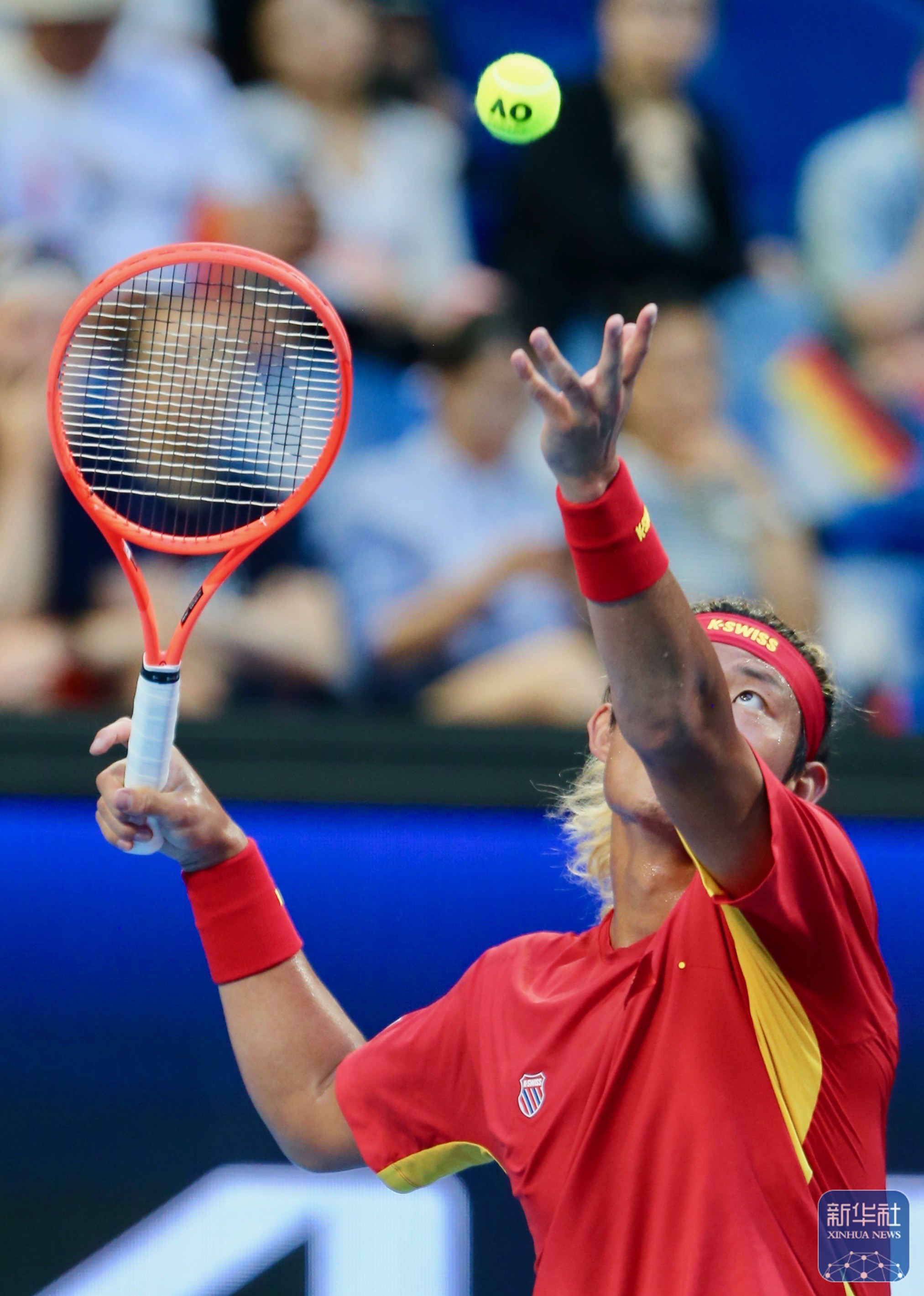 开云体育官方网站-温网完胜美网，兹维列夫带队取胜