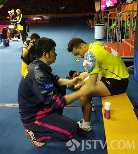 波兰队鏖战中国队,许昕带队取胜 波兰队鏖战中国队,许昕带队取胜