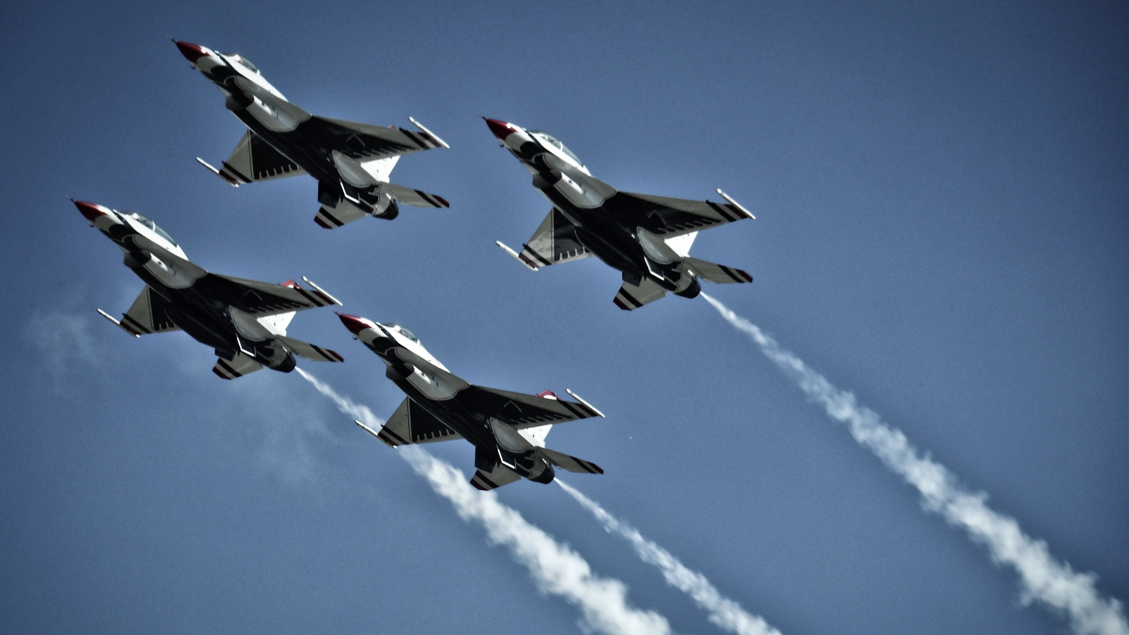 绿鹰振翅红牛惊魂，天神下凡孤胆定乾坤—当阿尔及利亚的逆转哲学遇见C罗的终极答案