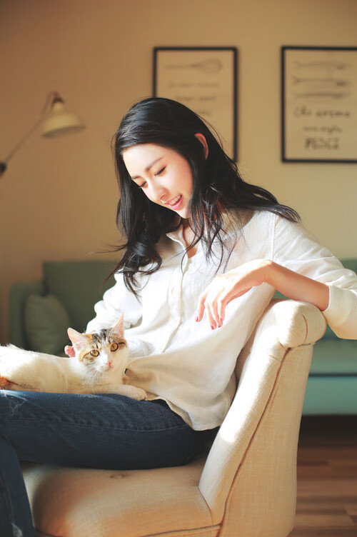 里程碑与封锁，迪亚斯的光辉与尤文的阴影—现代足坛的双城记